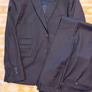 Stunning RARE NWOT Men’s Cartier  Navy Suit,  100% Wool ,  EU 50R, Pants Sz 42